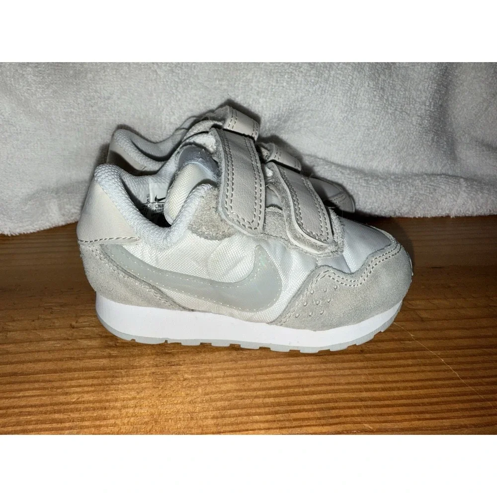 Nike Baby Athletic Shoes White‎ And Suede Size 5C